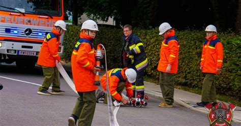 Tag Der Freiwilligkeit Jugendfeuerwehr Bietet R Stzeug F R Das Leben