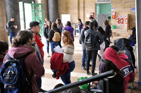 Fuerte caída de los inscriptos para estudiar en la UBA Sociales