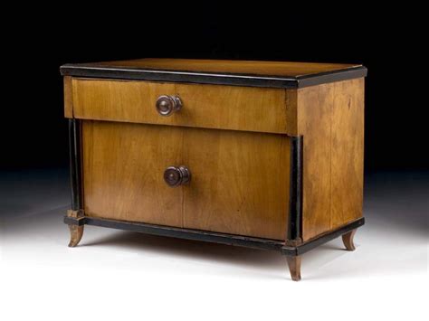 Biedermeier Miniaturkommode Hampel Kunstauktionen