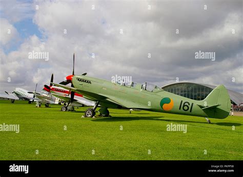 Irish Air Corps Scheme Two Seat Supermarine Spitfire T9 Iac 161 Pv202