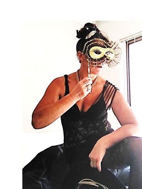 Becky Mature And Petite Perth Escort Tel