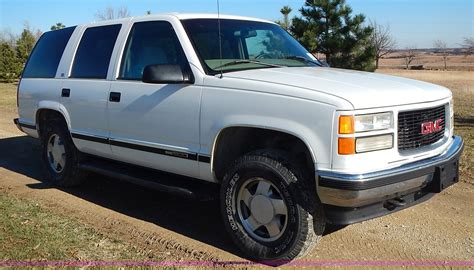 1997 Gmc Yukon Sle Suv In Riley Ks Item J6334 Sold Purple Wave