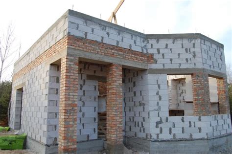 Гидроизоляция пеноблока и под ним: технологии и материалы