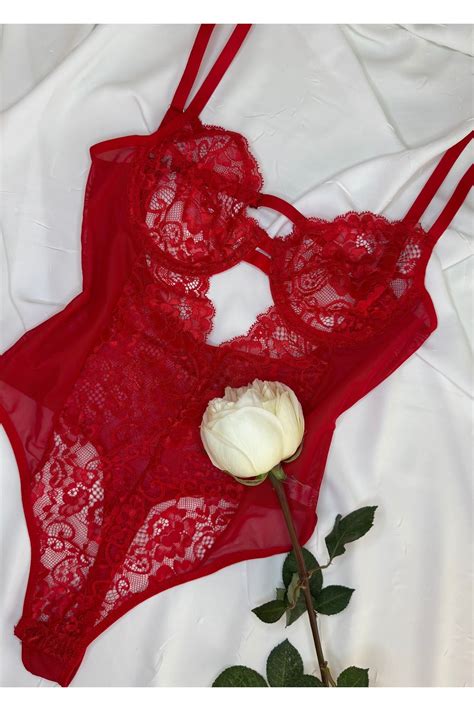 ROZENİN LINGERIE Kırmızı Dantelli Balenli Kapsız Transparan Alttan Çıtçıtlı Bodysuit Fiyatı