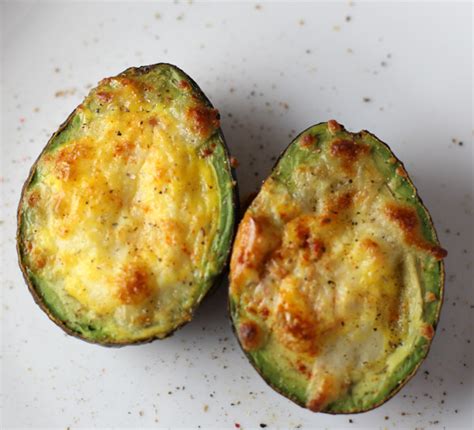 Baked Avocado and Egg | Tabs & Tidbits