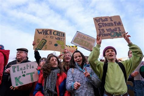 Duizenden Scholieren Op Malieveld Voor Een Doortastender Klimaatbeleid