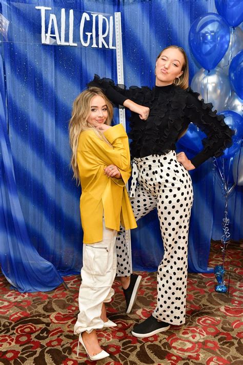 what is sabrina carpenter height 4