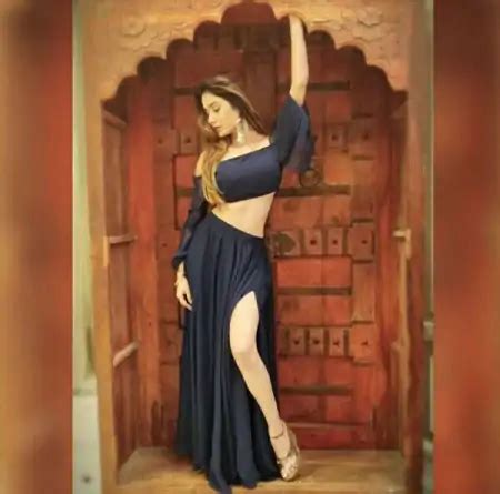 Leena Jumani Top 20 Hot Pics And Photo