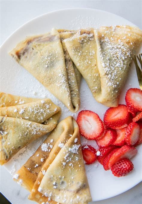 Nutella Crepes {easiest recipe!} - Lauren's Latest