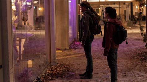 ‘The Last of Us’ Showrunner on What That Victoria’s Secret Scene Says ...