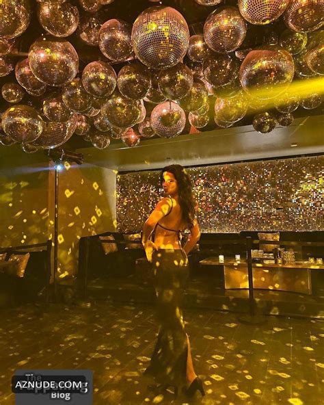 Jules Leblanc Sexy And Hot Photos Collection AZNude