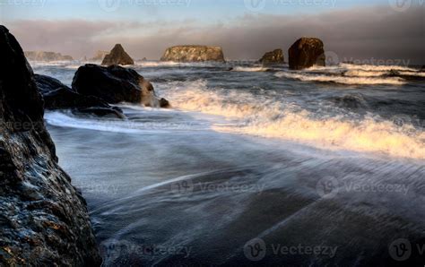 Sunset Bandon Oregon 5905787 Stock Photo at Vecteezy