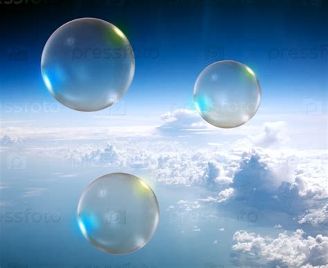 Фотография на тему Пузыри на фоне неба | PressFoto
