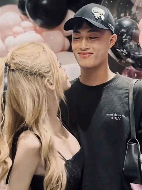 Nghi vấn tiền vệ U23 Việt Nam toang hot girl nóng bỏng