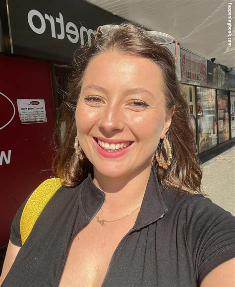 SliceOfSalami Slice Of Salami Bel Larcombe Nude OnlyFans Leaks Fappening Page 2