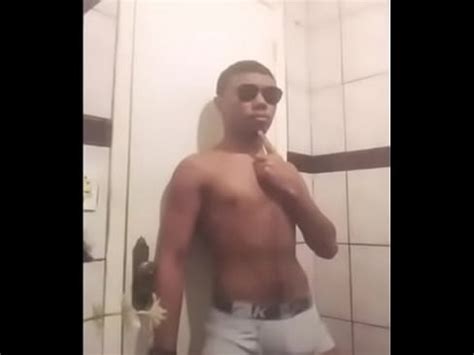 Dançando no banheiro XVIDEOS
