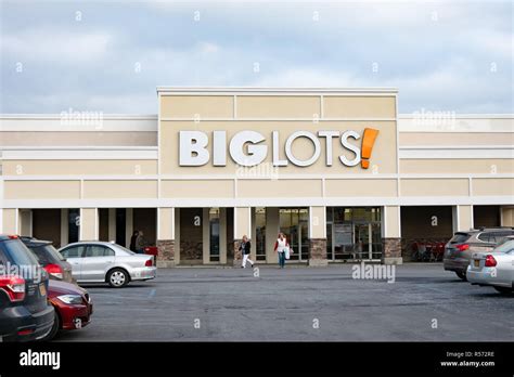 Big Lots Hi Res Stock Photography And Images Alamy