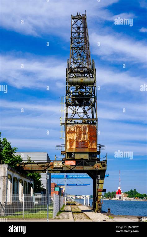 Old Vintage Crane Hi Res Stock Photography And Images Alamy