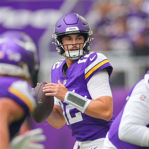minnesota vikings roster cuts  tracking    moves