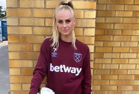 Alisha Lehmann Is De Knapste Voetbalster Ter Wereld Gewoonvoorhem