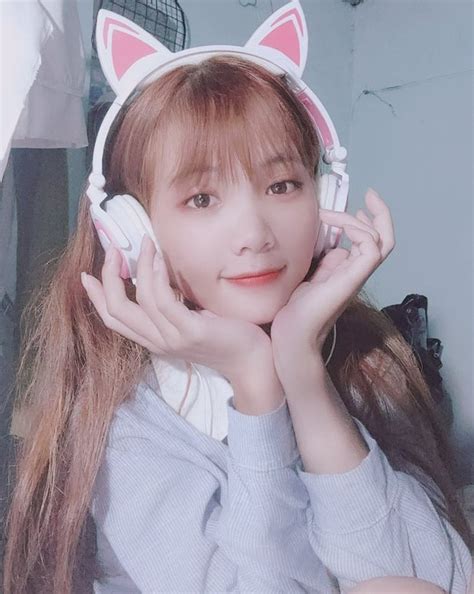 Ngắm vẻ xinh đẹp và thẩm độ mặn của hot TikToker mới nổi được ví như