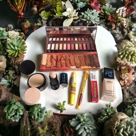 Jual PAKET MAKEUP SESERAHAN In Naked X Maybelline Shopee Indonesia
