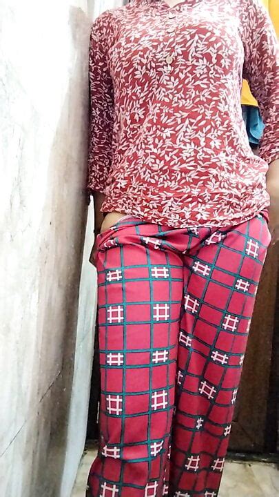 Newly Married Babhi Ko Nangi Nahate Hue Dekha Free Porn 4b XHamster