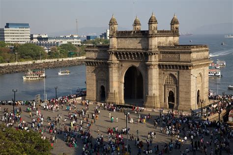 Top 10 Largest Cities in India - By Population, Area