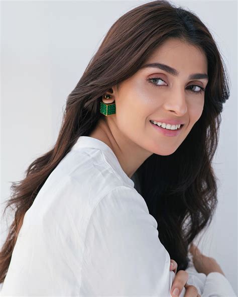 Beautiful Pictures Collection Of Ayeza Khan Latest Clicks Reviewitpk