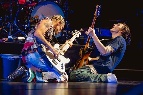 Lancien Guitariste Des Red Hot Chili Peppers Vite La Prison Apr S Avoir Tu Un Pi Ton