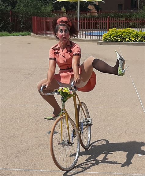 Paulette En Bicyclette