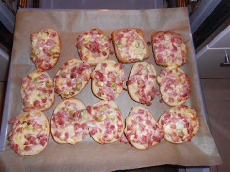 Pizzabrötchen Rezept mit Bild kochbar de