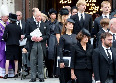 Residents react to the new foos and foos funeral facility 9