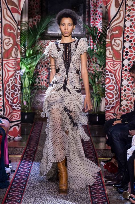 ROBERTO CAVALLI SPRING SUMMER 2017 WOMEN’S COLLECTION | The Skinny Beep
