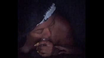 Ella todavía está aprendiendo a chupar una polla XVIDEOS