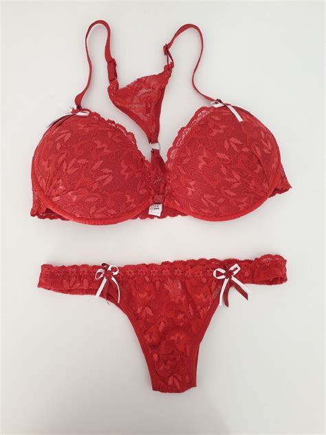 Conjunto De Calcinha E Suti Vermelho Rendado Lingerie Feminina Nunca