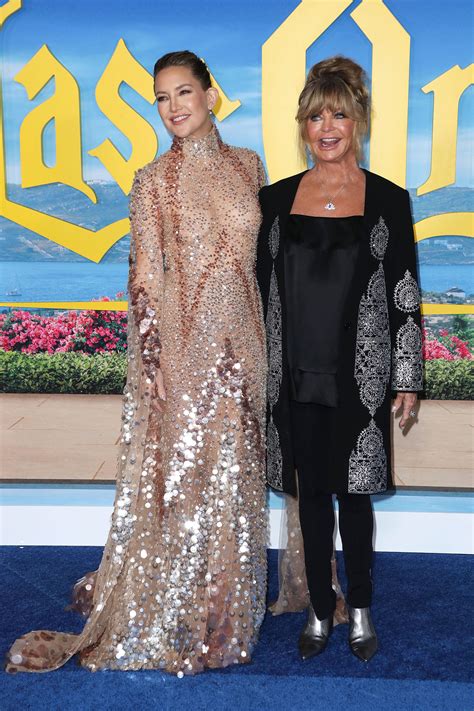 Kate Hudson Glows at 'Glass Onion: A Knives Out Mystery' Premiere | Us