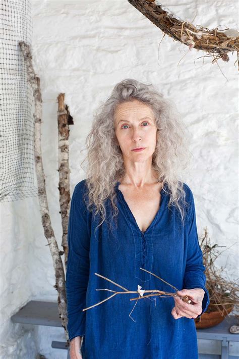 Kiki Smith Biography Art Sculptures Prints Textiles And Facts