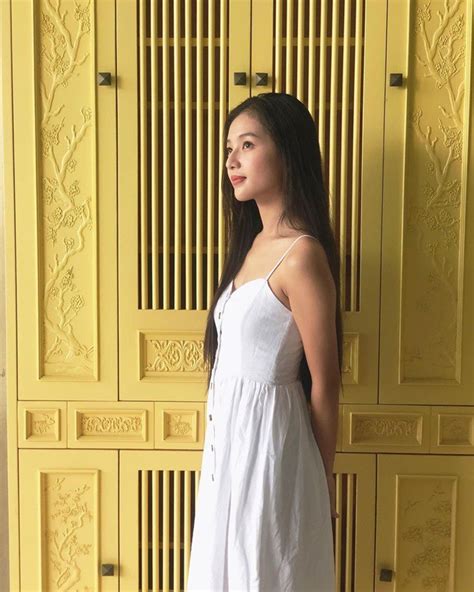 Nhan sắc hot girl ĐH Ngoại thương vào vai người yêu con trai Lão Hạc phim Cậu Vàng