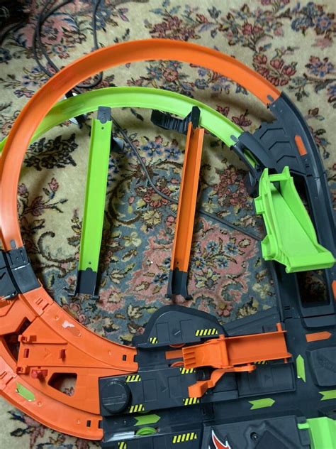 Hot Wheels Colossal Crash Track Set Figure Track Set Competitive