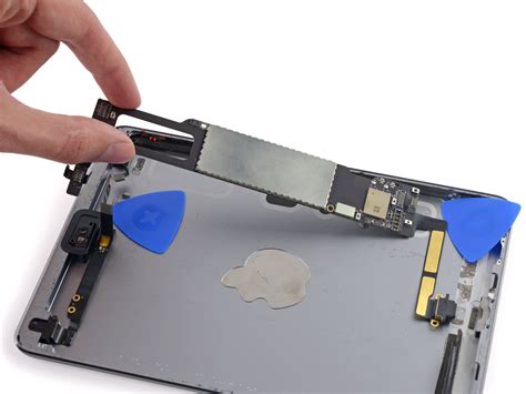 Exploring The Ipad 8 Logic Board Inside Apple’s Popular Tablet To Understand Performance And Architecture Design - WireManuals