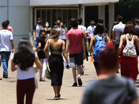 Estudante Ead Tem Direito A Meia Passagem - Veja como emitir carteira de estudante e garantir a meia-entrada e meia ...