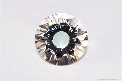 Природный кварц с природным голубым жадеитом 24,12 карат в интернет ...