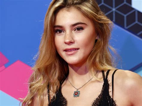 Heißes Weihnachts Outfit Stefanie Giesinger im Leder Bikini VOL AT