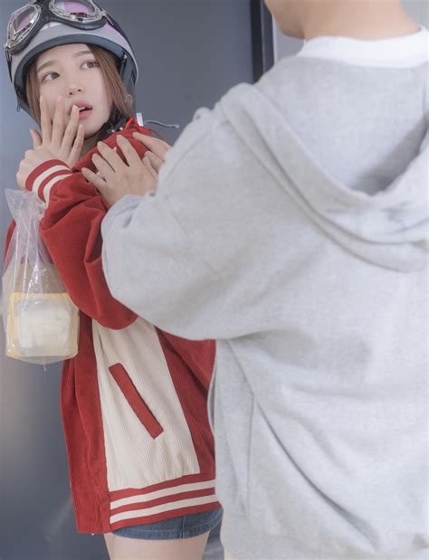 Yeha 예하 PURE MEDIA Vol Expensive and Delicious Naked Hen Set Everia club