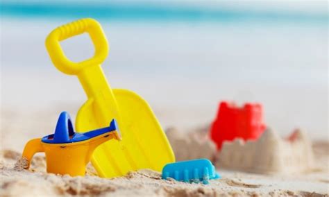 ¿qué Llevar A La Playa Lista De Cosas Que No Pueden Faltar En Tu Maleta