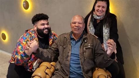 Filho Gay De Maguila Presta Homenagens Ao Pai Me Aceitou E Respeitou