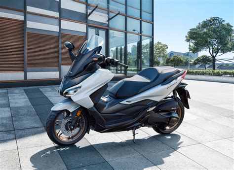 Yamaha MT 09 Best Naked Bike Of The Year 2025 Below 1000cc BikesRepublic