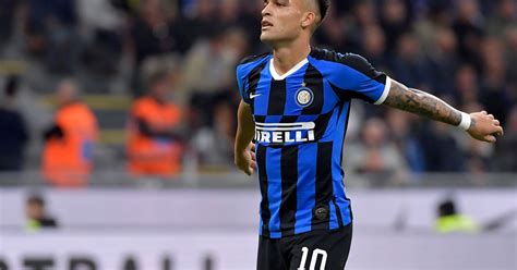 Report Barcelona Eyeing Pair Of Milan Strikers Barca Blaugranes