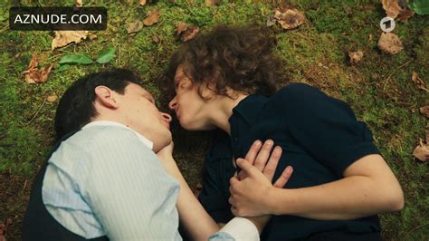 LIV LISA FRIES Nude AZNude